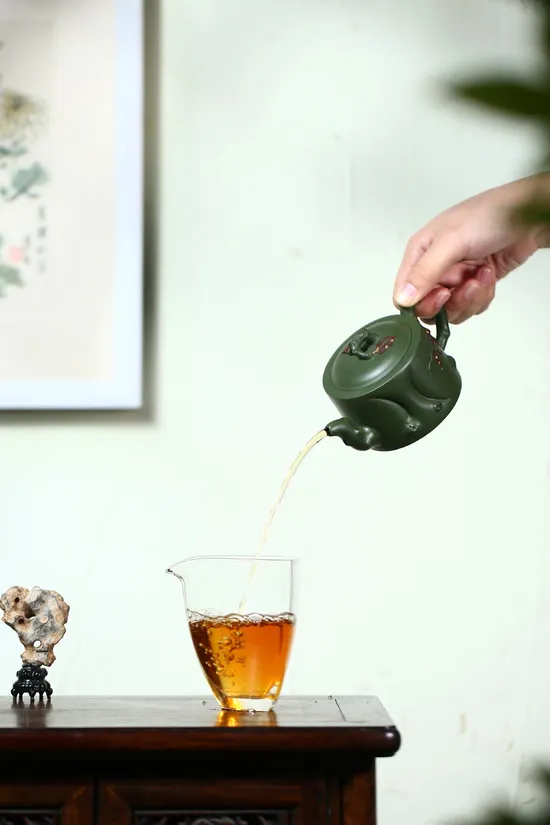 紫砂壺葡萄樹樁工藝美術師鮑玉華手工製作 2