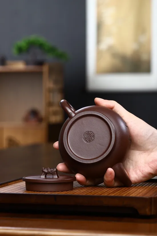 紫砂壺手工製作稀有石紅料龍韻 1