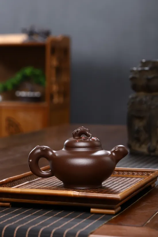紫砂壺梅香造型藝術收藏品 1