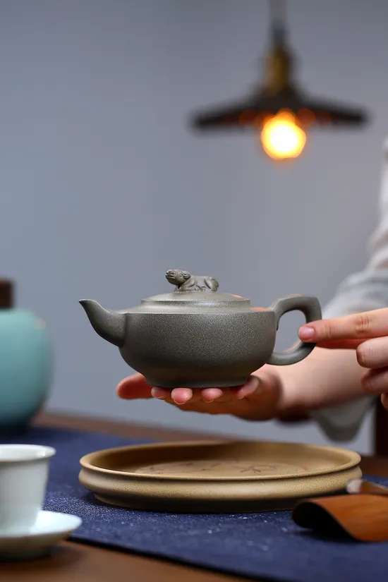 戚志君牧牛紫砂壺蟹殼青泥料300cc稀有收藏 1