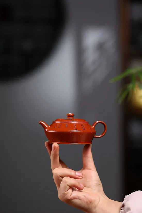 紫砂壺寒梅朱泥工藝品收藏推薦 1