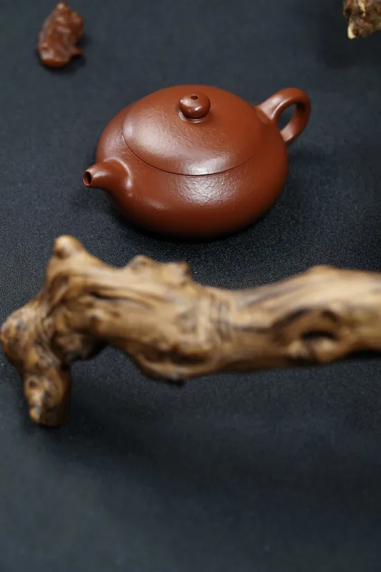 柿園粗砂皺皮朱泥紫砂壺150cc9孔 2