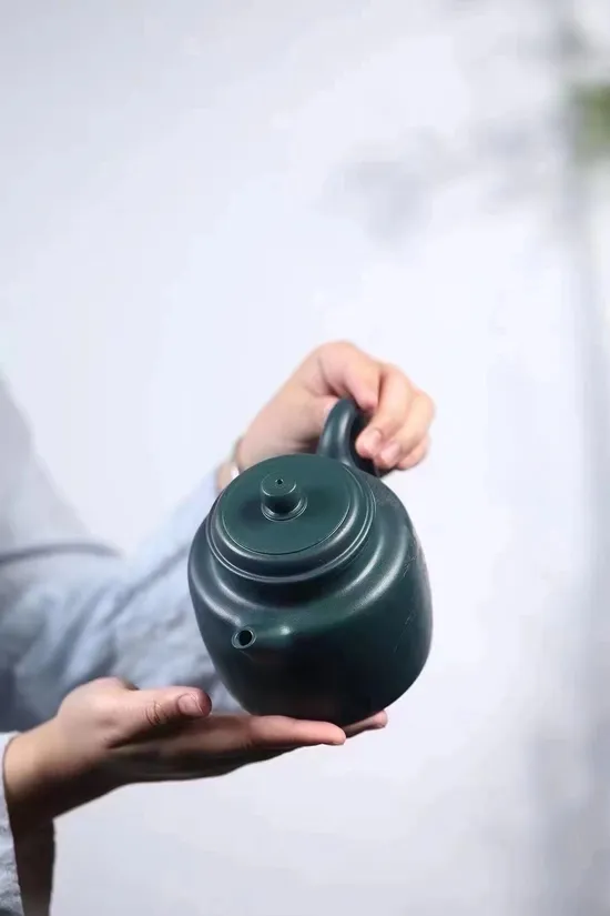 高德鐘紫砂壺 吳貞裕手工製作 綠泥珍品 1