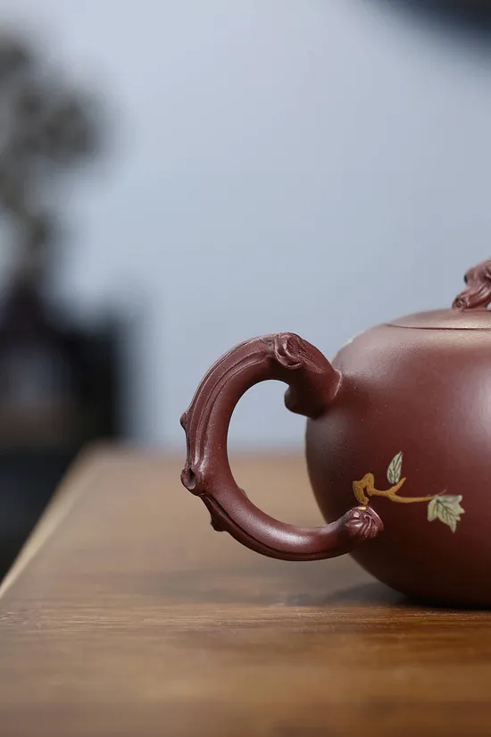 紫砂壺松鼠葡萄朱峰製作 1