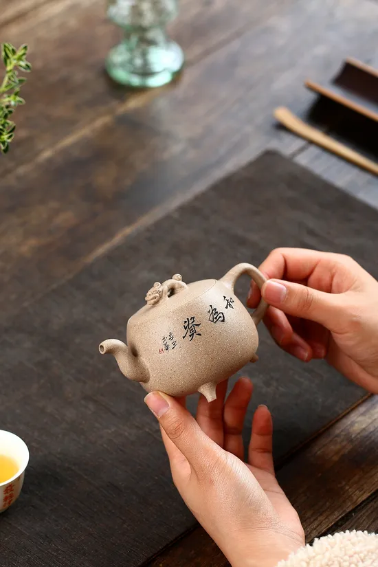 紫砂壺三足祥龍國工藝師鮑玉華原礦玉段砂180cc 1