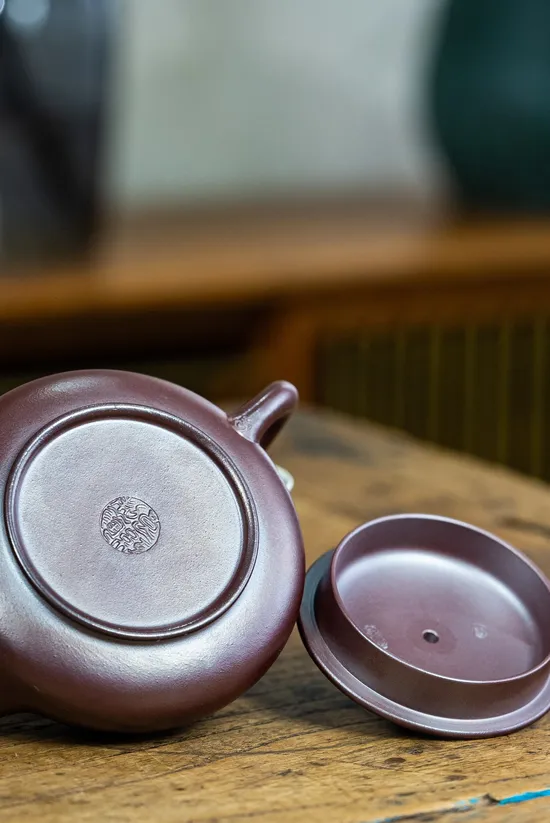 紫砂壺金兔納福周良紅手工製作 2
