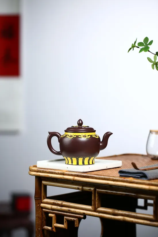 紫砂壺如意菱花宮燈 琺琅彩加金工藝 1