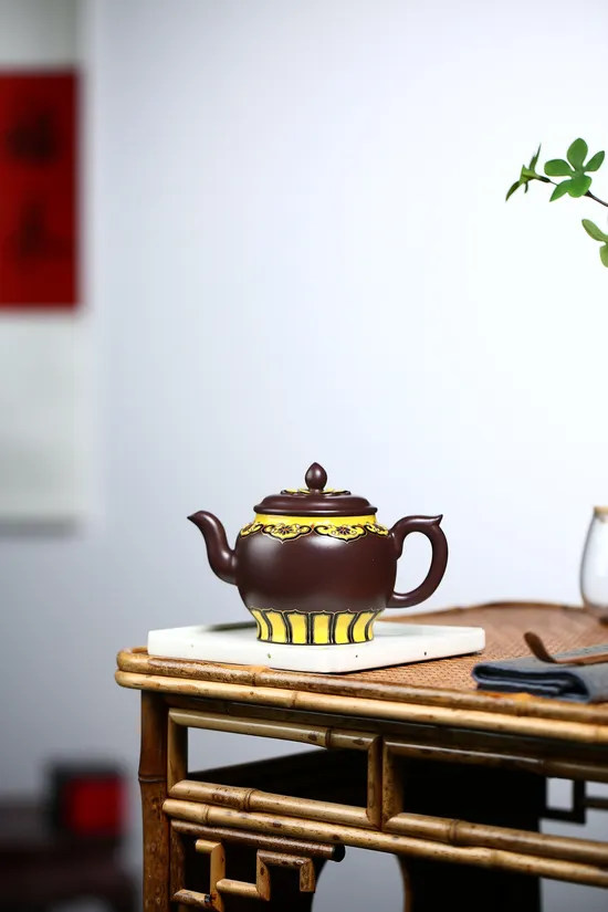 紫砂壺如意菱花宮燈 琺琅彩加金工藝 2