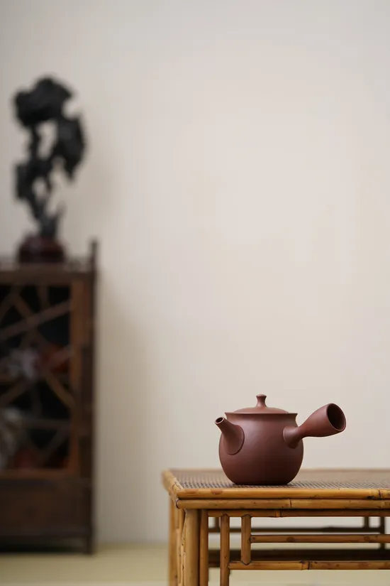 唐羽一式老紫泥260cc球孔紫砂壺 1