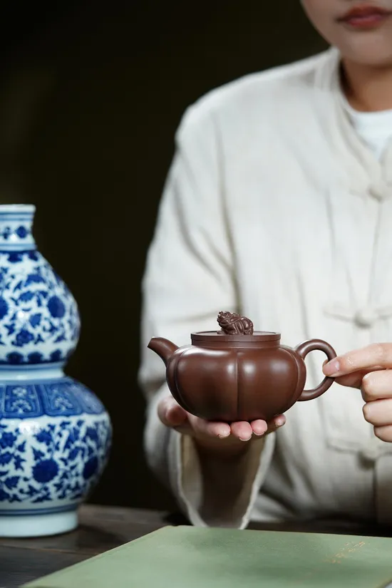 紫砂壺筋紋獅球高工佳作蔣亞平原礦文革老紫泥 2