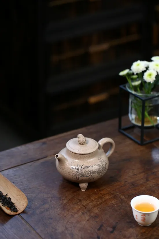 紫砂壺三足瑞獅國藝師鮑玉華手工製造 1