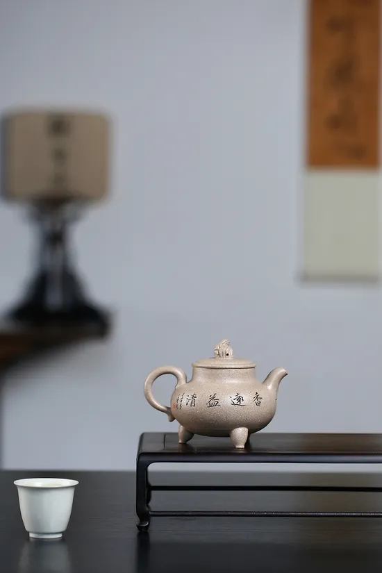 紫砂壺三足瑞獅國藝師鮑玉華手工製造 2