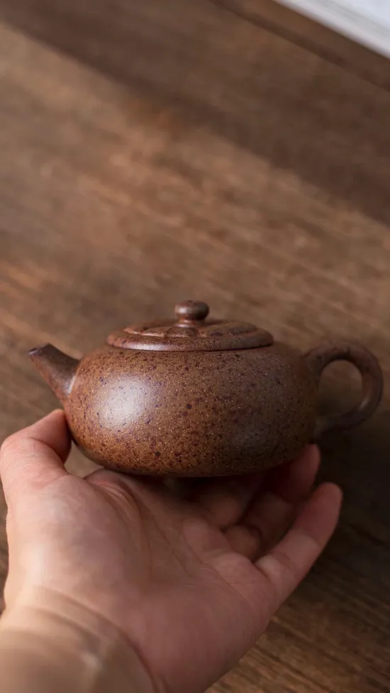 紫砂壺扁圓菊鈕執壺｜余文元國家工藝美術師 1