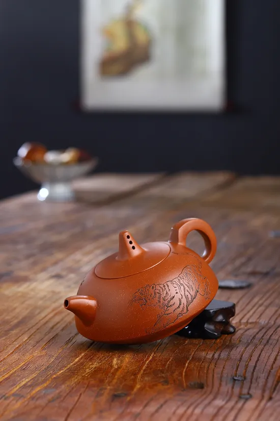 國工精品紫砂壺福虎臨門文革泥60cc手工精製 2