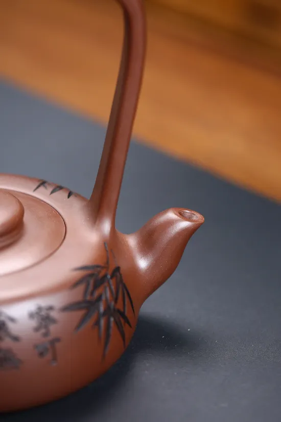 王芳老師紫砂七老傳承樂提樑壺 2