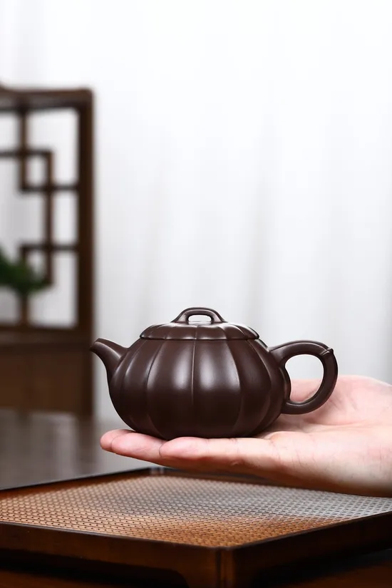 紫砂文旦壺 國家級工藝美術師俞震創作 1