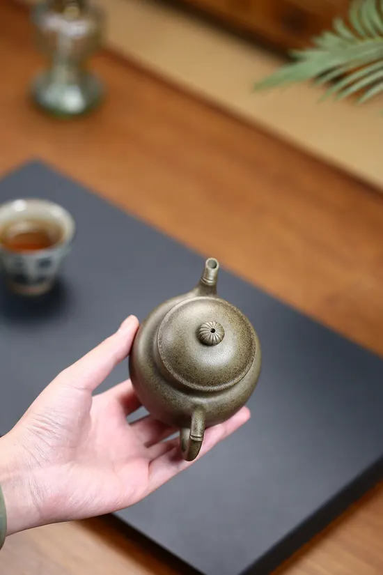 紫砂壺三足錦遠 鮑玉華手工製作 翡翠泥 2