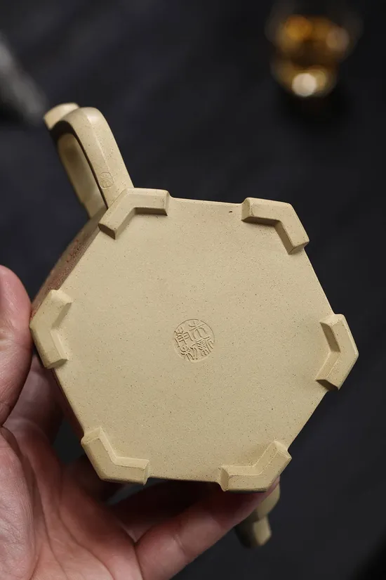 紫砂壺手工製作高工六方壺本山綠泥料 2