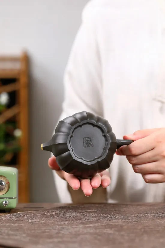 紫砂壺花蕾 鮑玉華工藝美術師原礦端綠泥手工製作 1