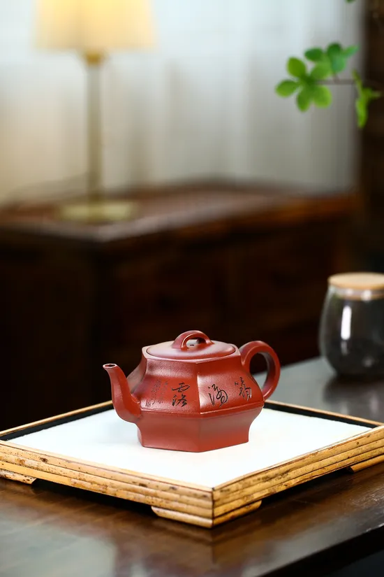 六方合菱紫砂壺, 徐六明手工製作 1