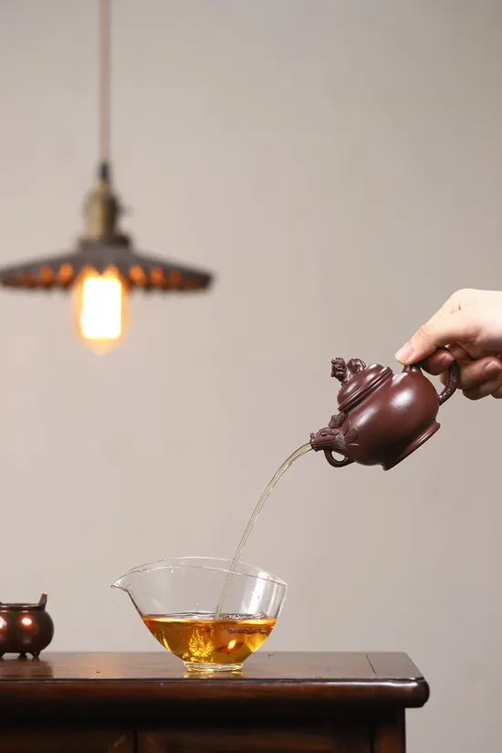 紫砂壺龍行天下國藝師鮑玉華創作 1