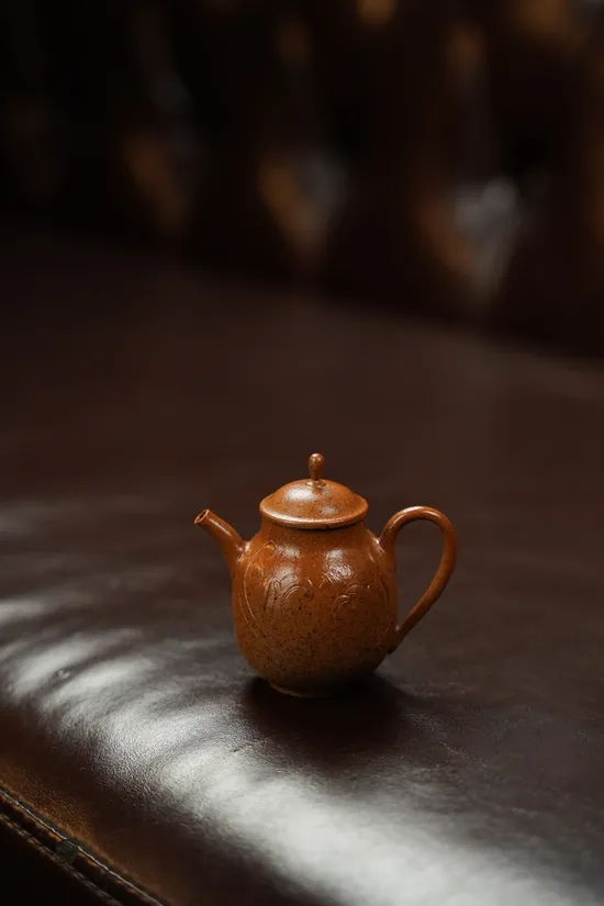 紫砂壺 執壺蓮韻 把玩器 60cc 黃金段古法柴燒 1
