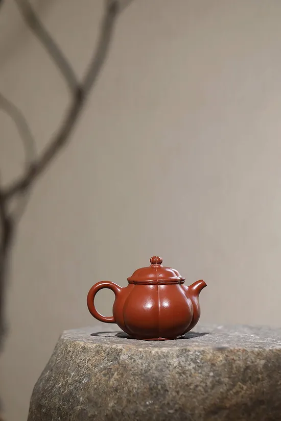 紫砂壺菱花精品 沈建康高工佳作 朱泥老料150cc 2