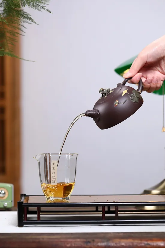 紫砂壺 半月青蛙 鮑玉華工藝美術師 精緻茶具 1