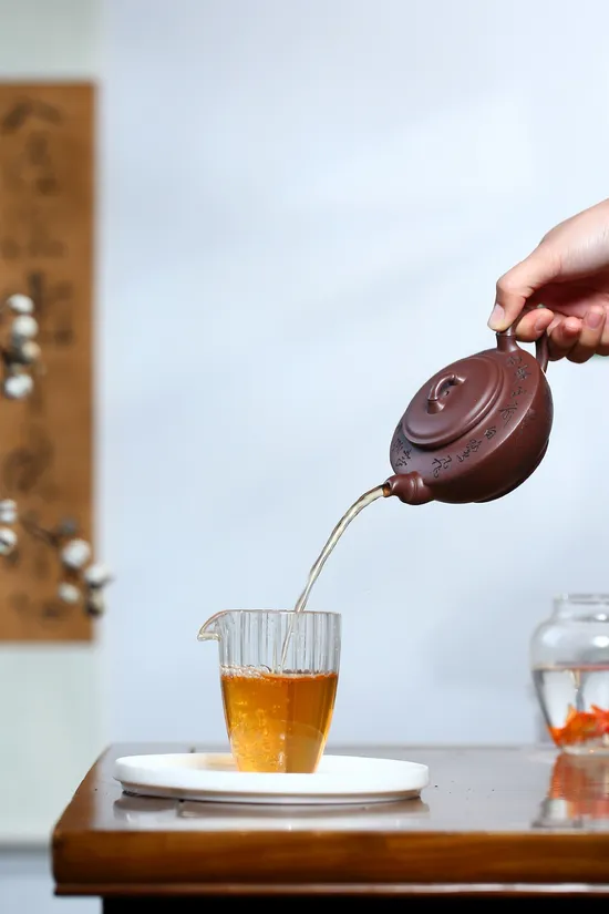 紫砂壺工藝美術師鮑玉華製作碗竹 2