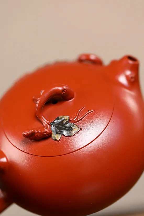 紫砂壺松鼠葡萄名家作品 2