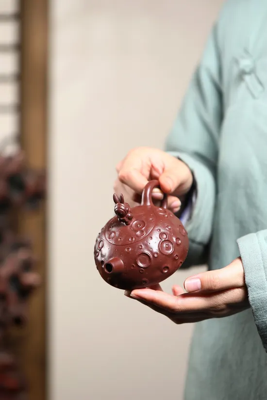 紫砂壺 漫步月球 鮑玉華手工製作 2