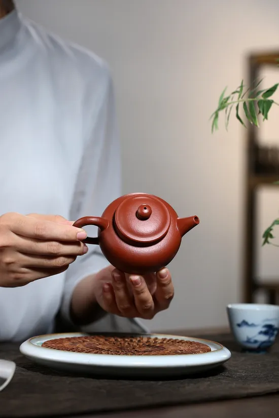 紫砂壺樸圓 柯俊芬手工製作 原礦大紅袍160cc 1