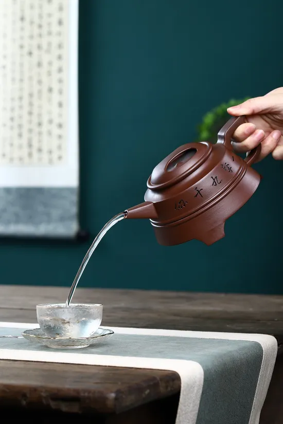 紫砂壺高工佳作牛蓋金鐘原礦底槽清600cc手工製造 2