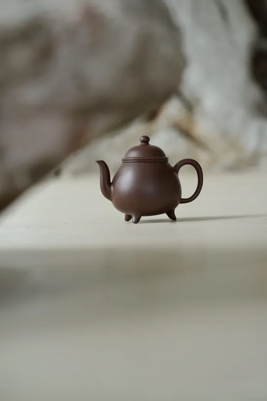 朱華鼎足全手工紫砂壺 2700元 1