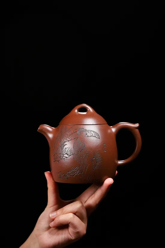 紫砂壺秦權款陳月娥老師精品 1