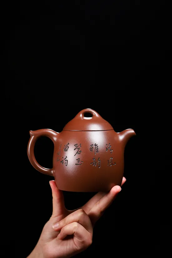 紫砂壺秦權款陳月娥老師精品 2