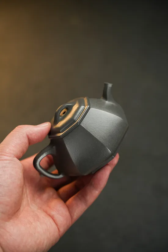 紫砂壺六方鏡瓢精工輕胚180cc頂級老青灰料 1