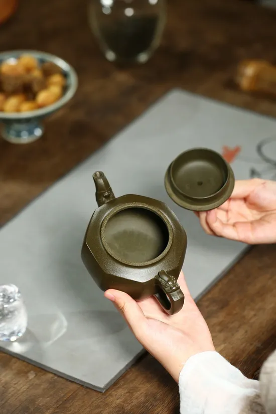 紫砂壺八方龍泉工藝美術師鮑玉華原礦端綠泥260cc 1