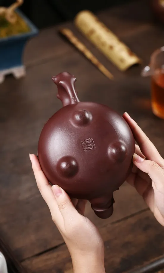 紫砂壺壽桃壺高俊傑手工製作 1