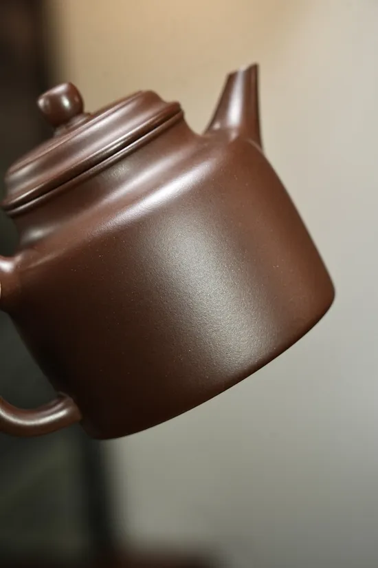 高德中紫砂壺老紫泥300cc內推14孔 1