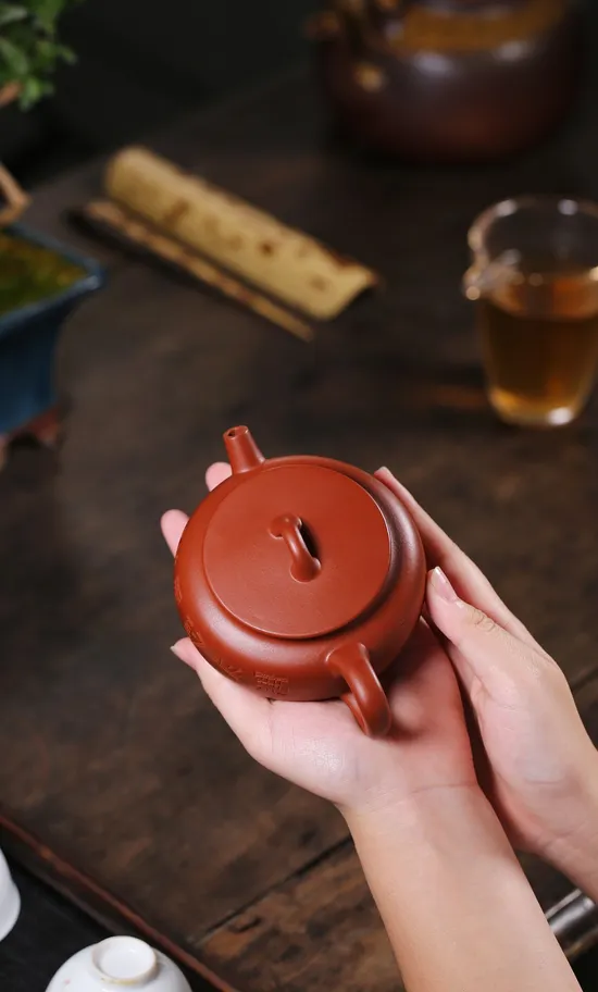 紫砂壺三足圓韻高俊傑手工製作大紅袍210cc 2