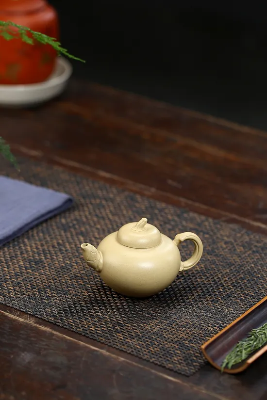 紫砂壺茄瓜鮑玉華手工製作 2