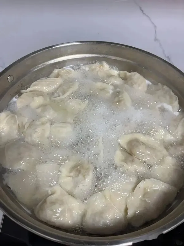 How to Make Chinese Dumplings – Boiling